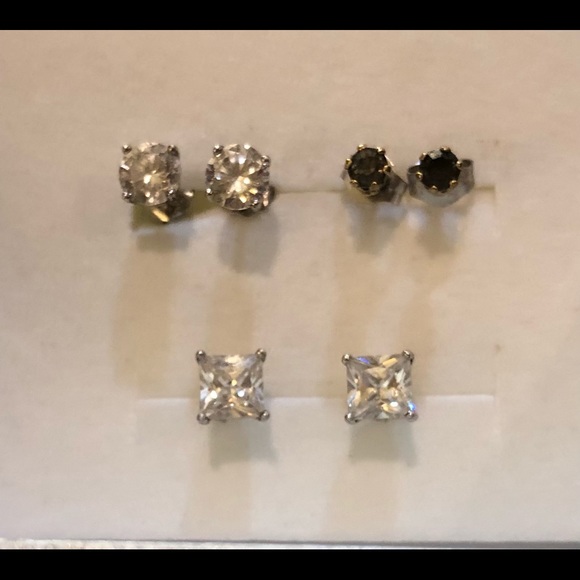 Three pairs of faux Diamond earrings set in silver - Picture 2 of 8